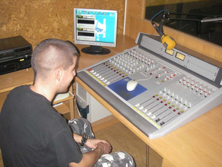radio_a4